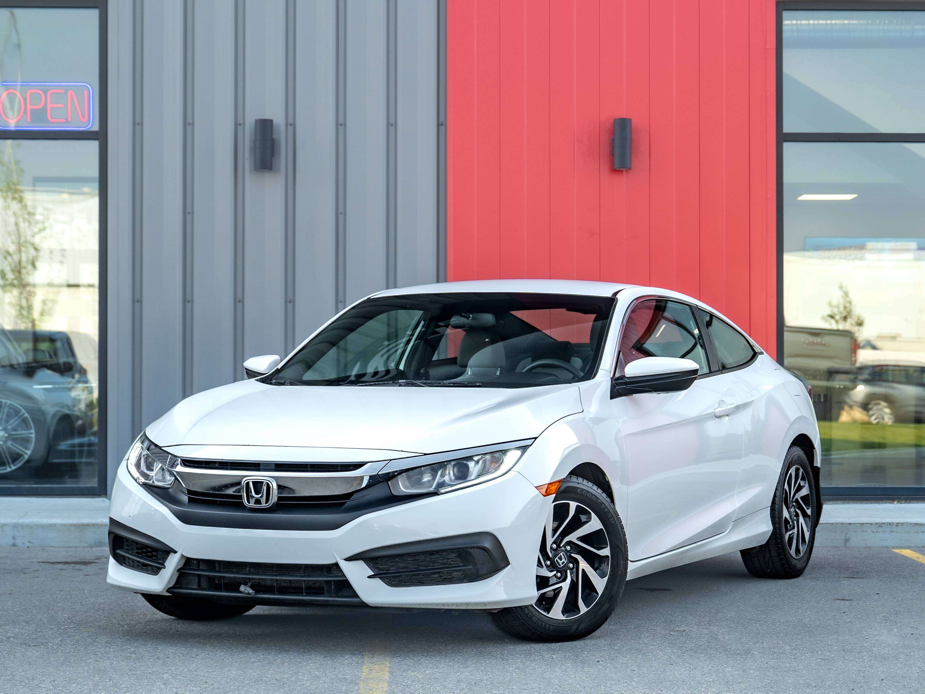2017 Honda Civic LX - Coupe | Manual | Carplay | Heated Seats — снимка 1