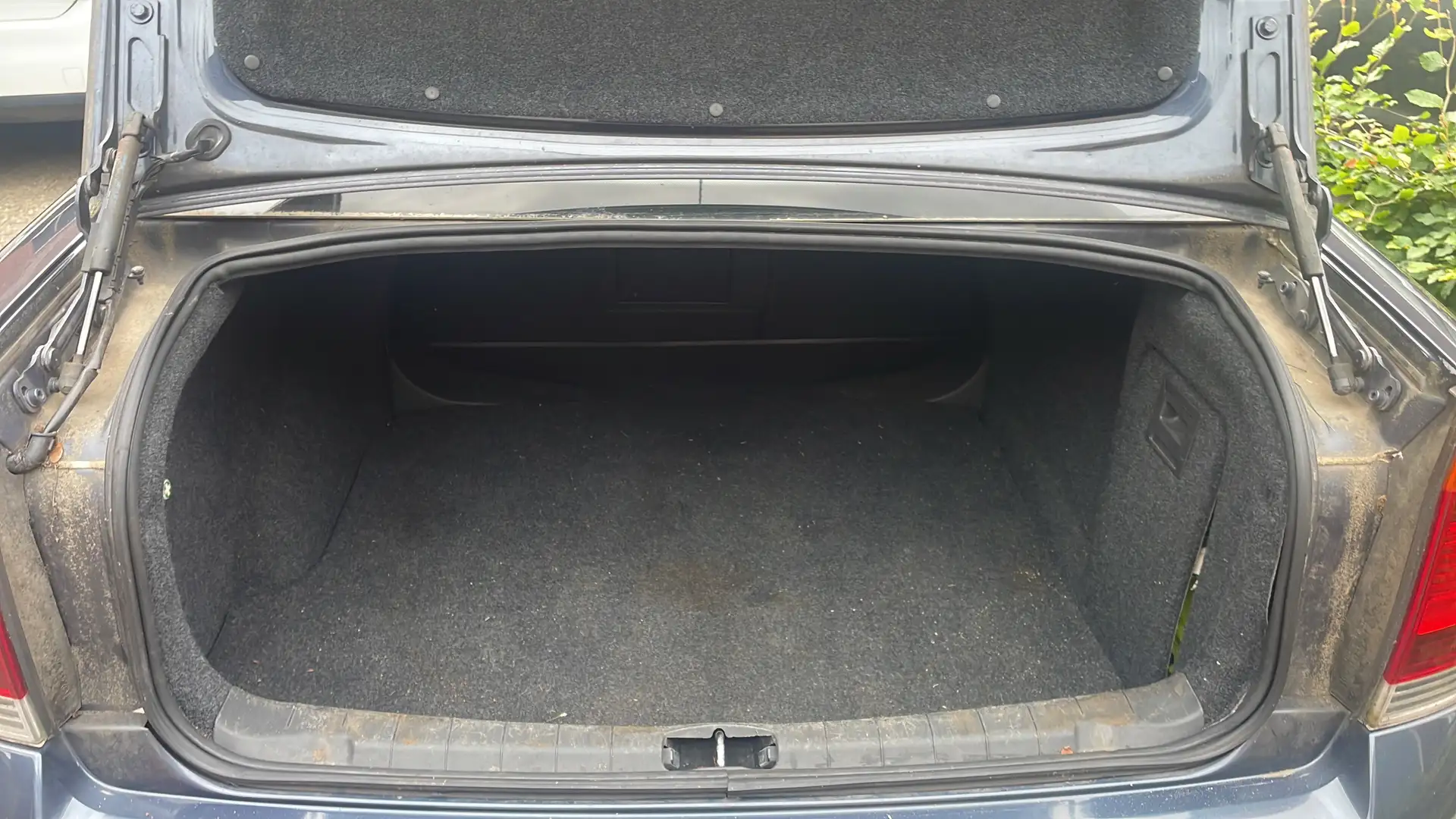 Opel Vectra 1.6-16V Essentia Grijs - 2