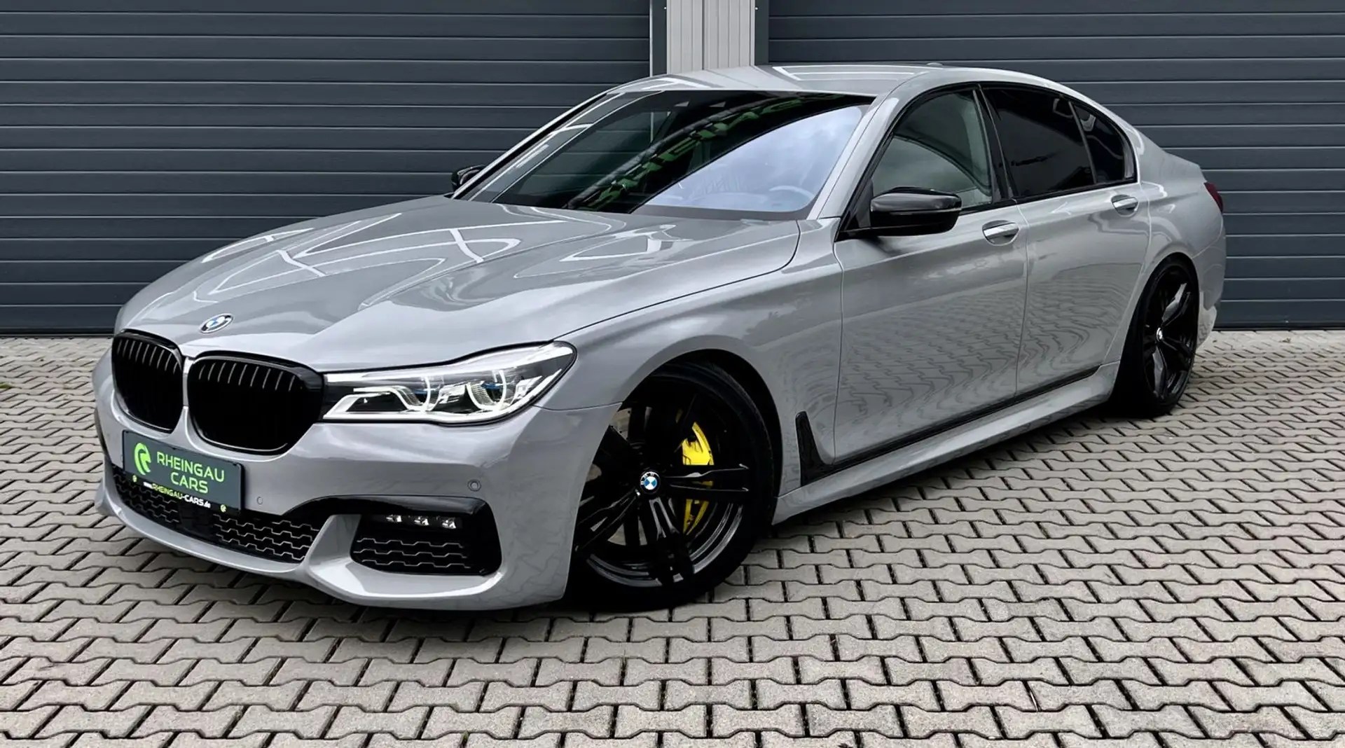 BMW 750 d xDrive M Sport LASER HUD RFK STERNEHIMMEL Grau - 2