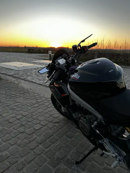 Aprilia Tuono - foto 6
