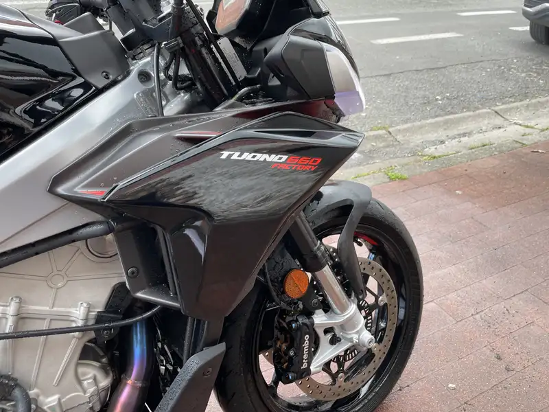 Aprilia Tuono - foto 2