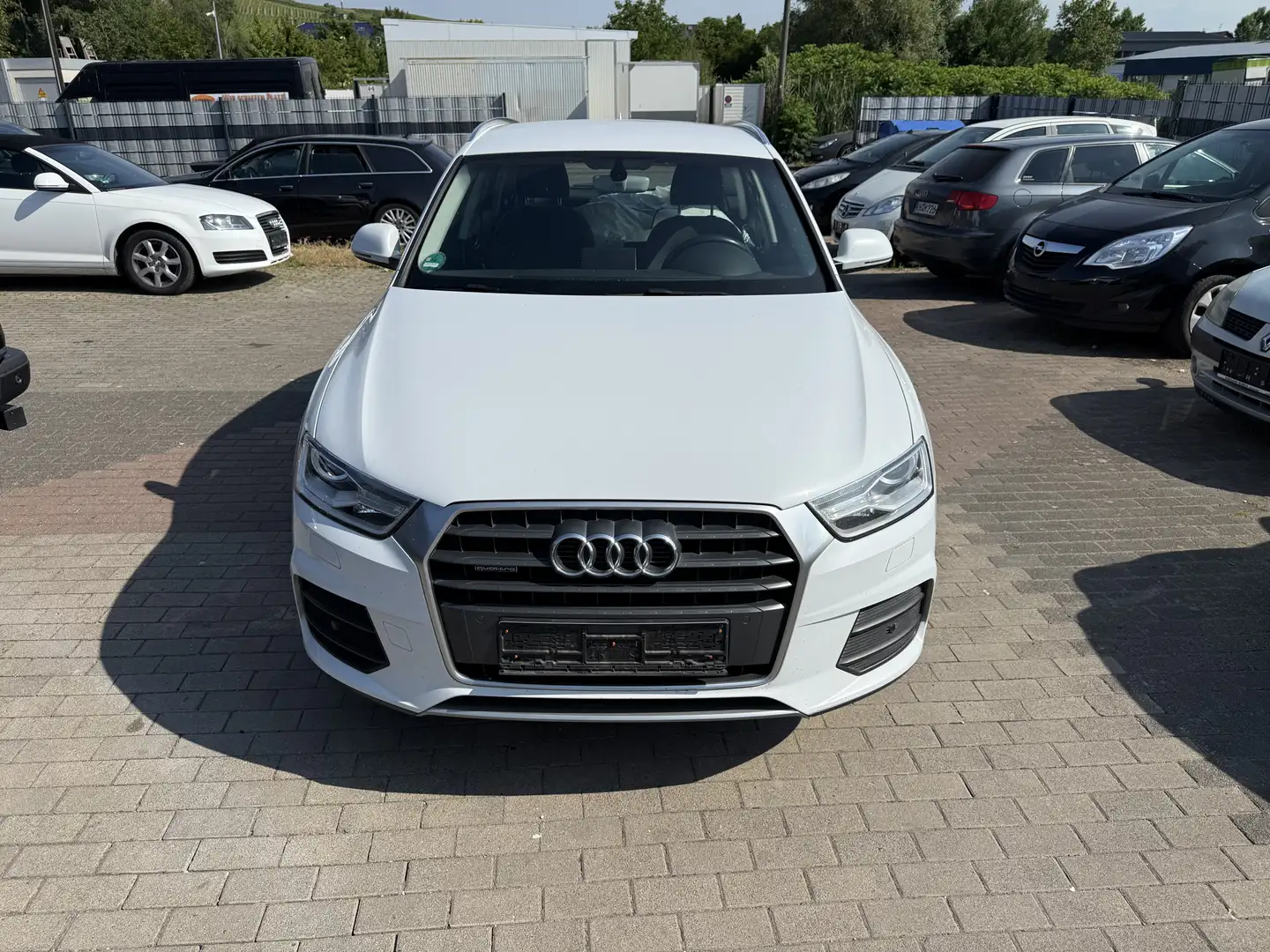 Audi Q3 design quattro Weiß - 1