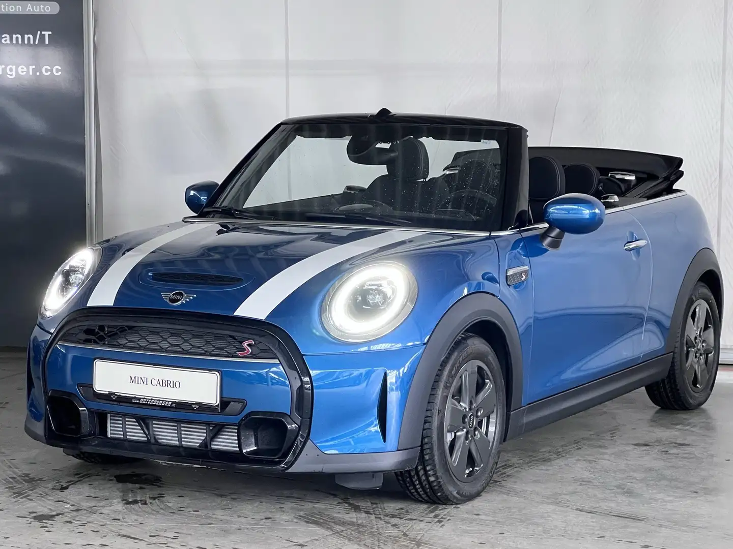 MINI Cooper S Cabrio Cooper S F57 Blau - 1