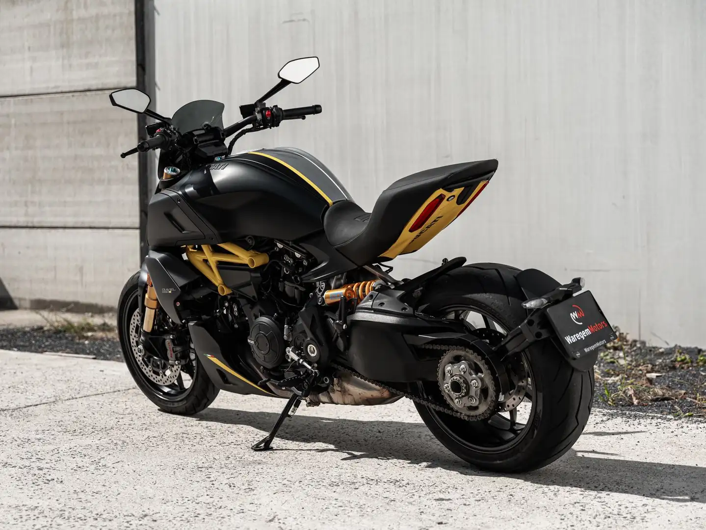 Ducati Diavel 1260 S ** 3000 km ** Black And Steel - 2