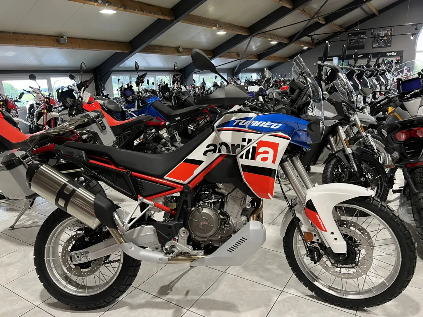 Aprilia Tuareg 660 Dakar Podium Albastru - 1