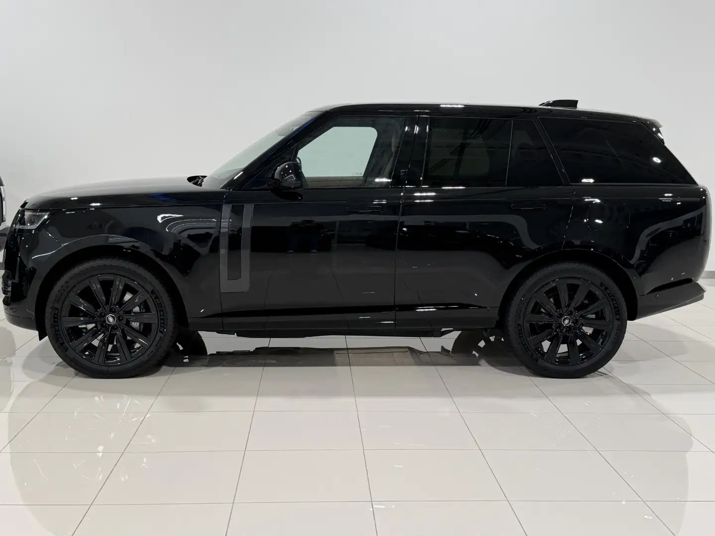 Land Rover Range Rover 3.0 P460e HSE PHEV Direct beschikbaar / BTW auto Schwarz - 2
