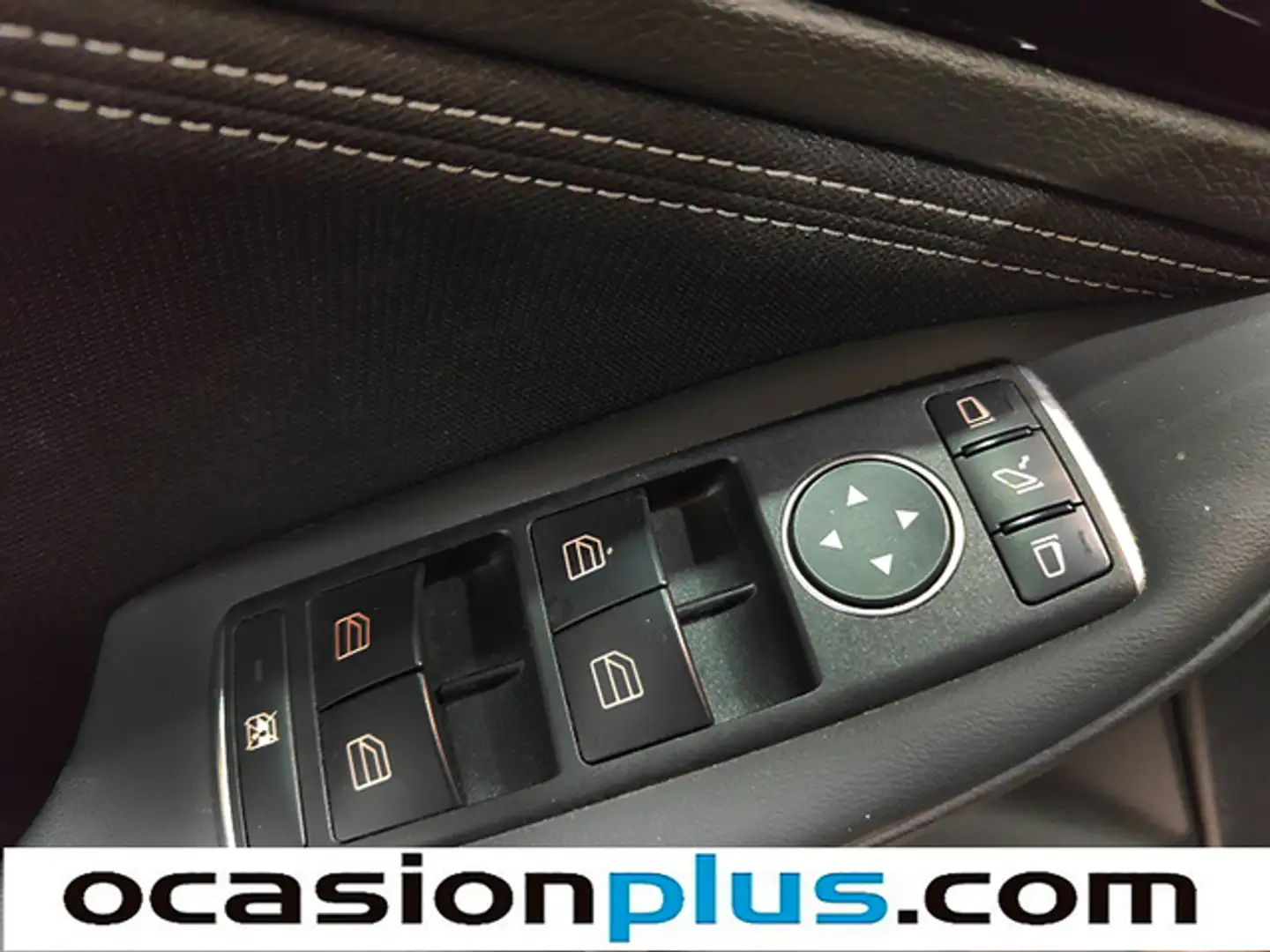 Infiniti Q30 1.6t Premium 122 Bruin - 2
