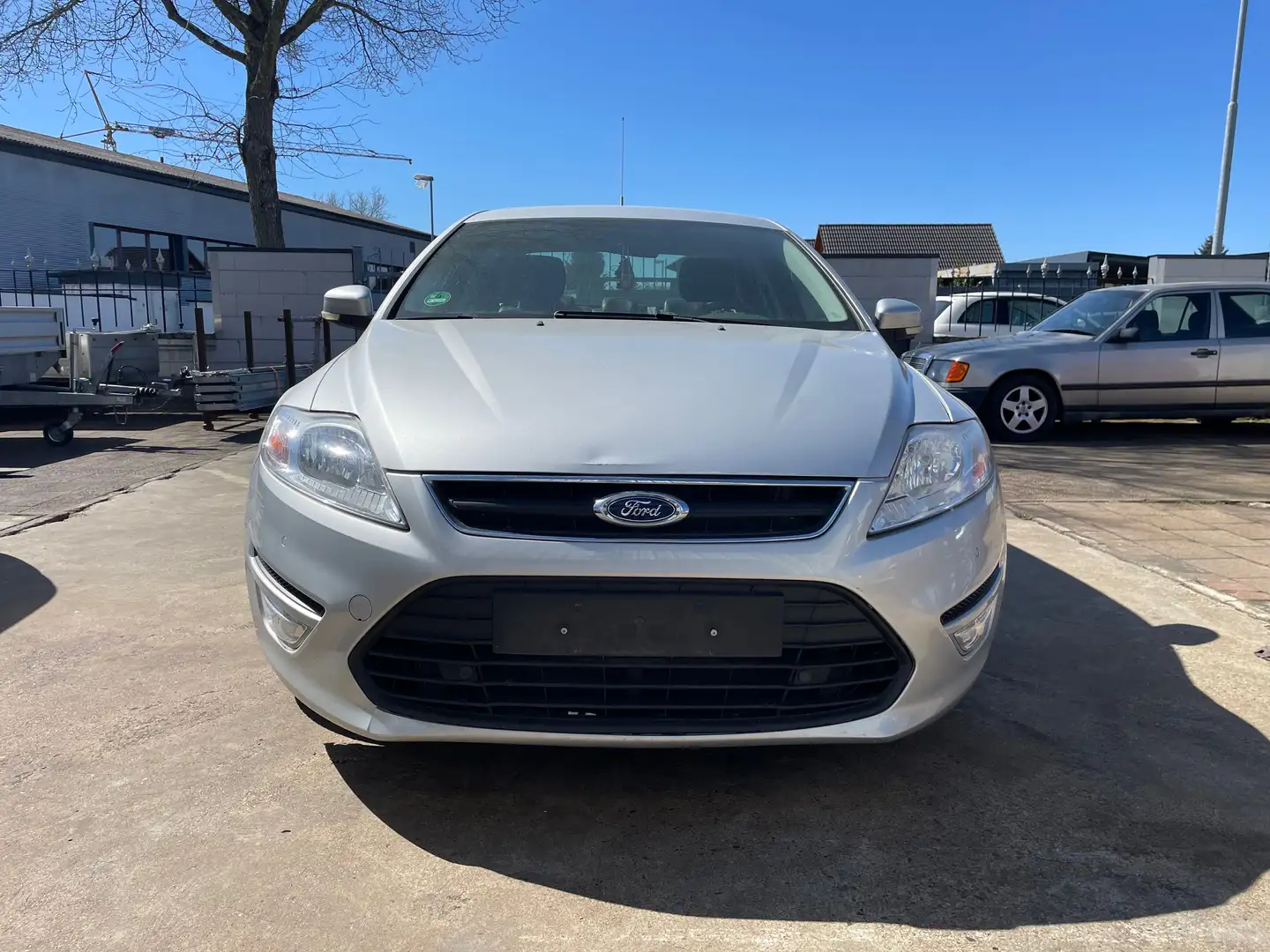 Ford Mondeo 2.0 TDCi, Klimaautomatik, PDC Silber - 2