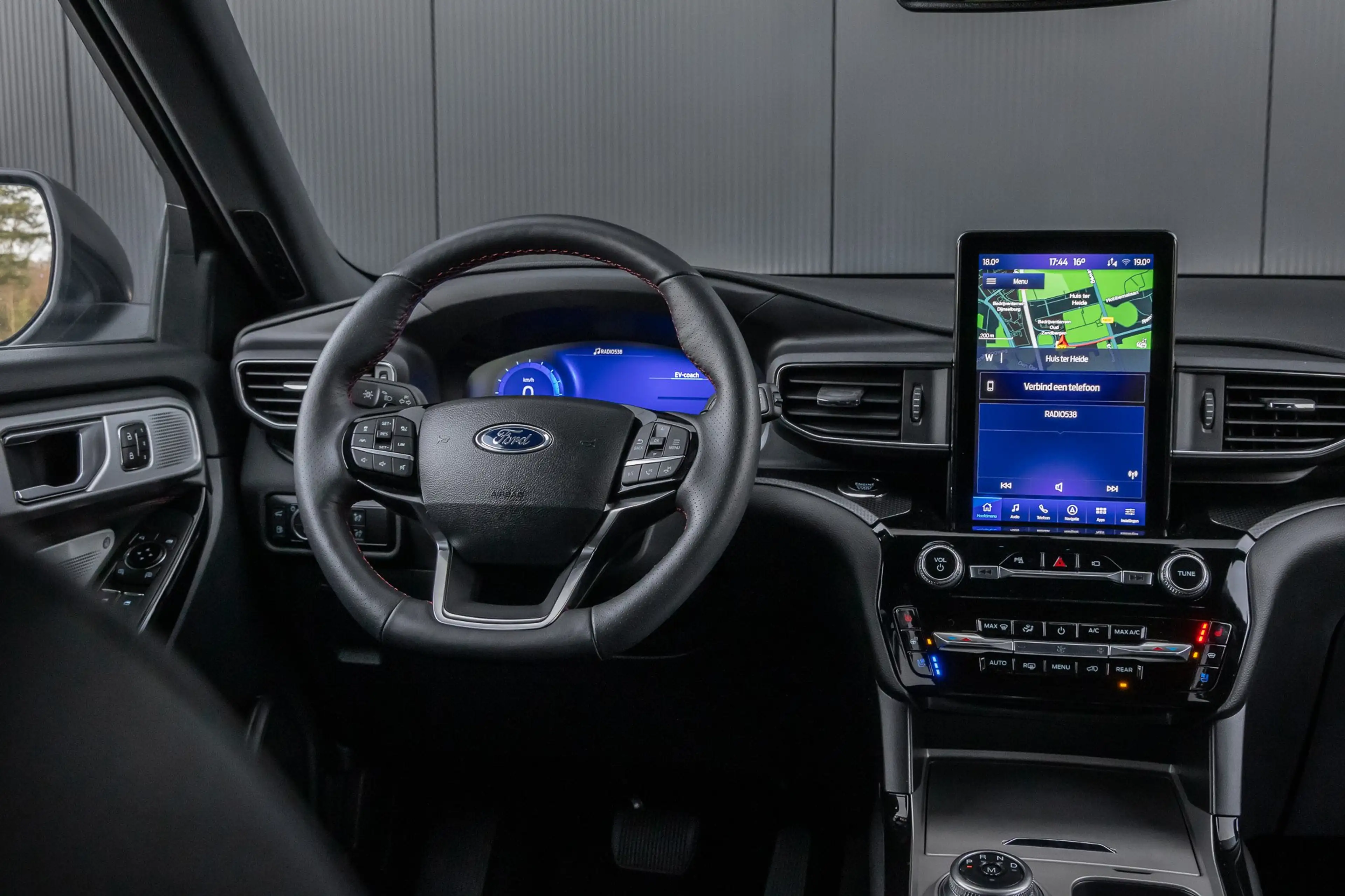 Ford Explorer 3.0 V6 EcoBoost PHEV ST-Line 457pk | Afn. trekhaak — photo 10