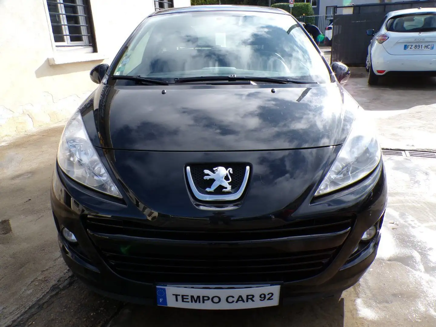 Peugeot 207 AFFAIRE 1.4 HDI 70 FAP PACK CD CLIM Schwarz - 2