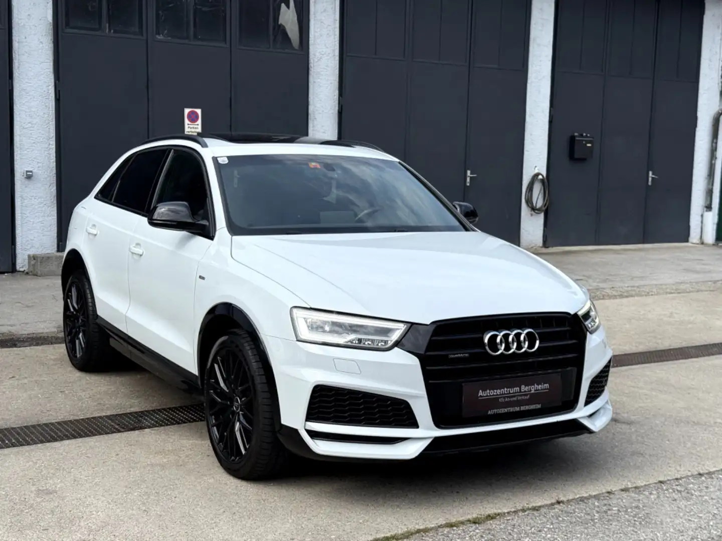 Audi Q3 2,0 TDI Sport quattro Weiß - 2