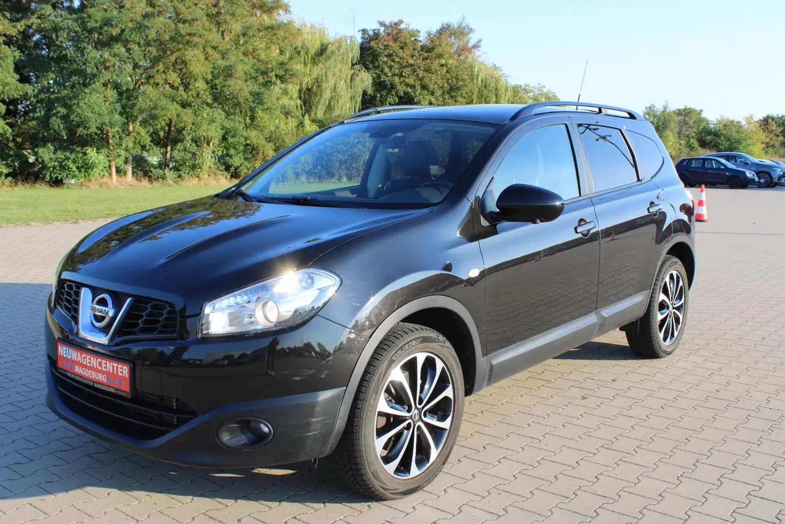 Nissan Qashqai +2*PANO*360°*TEILLEDER*PDC* Schwarz - 1