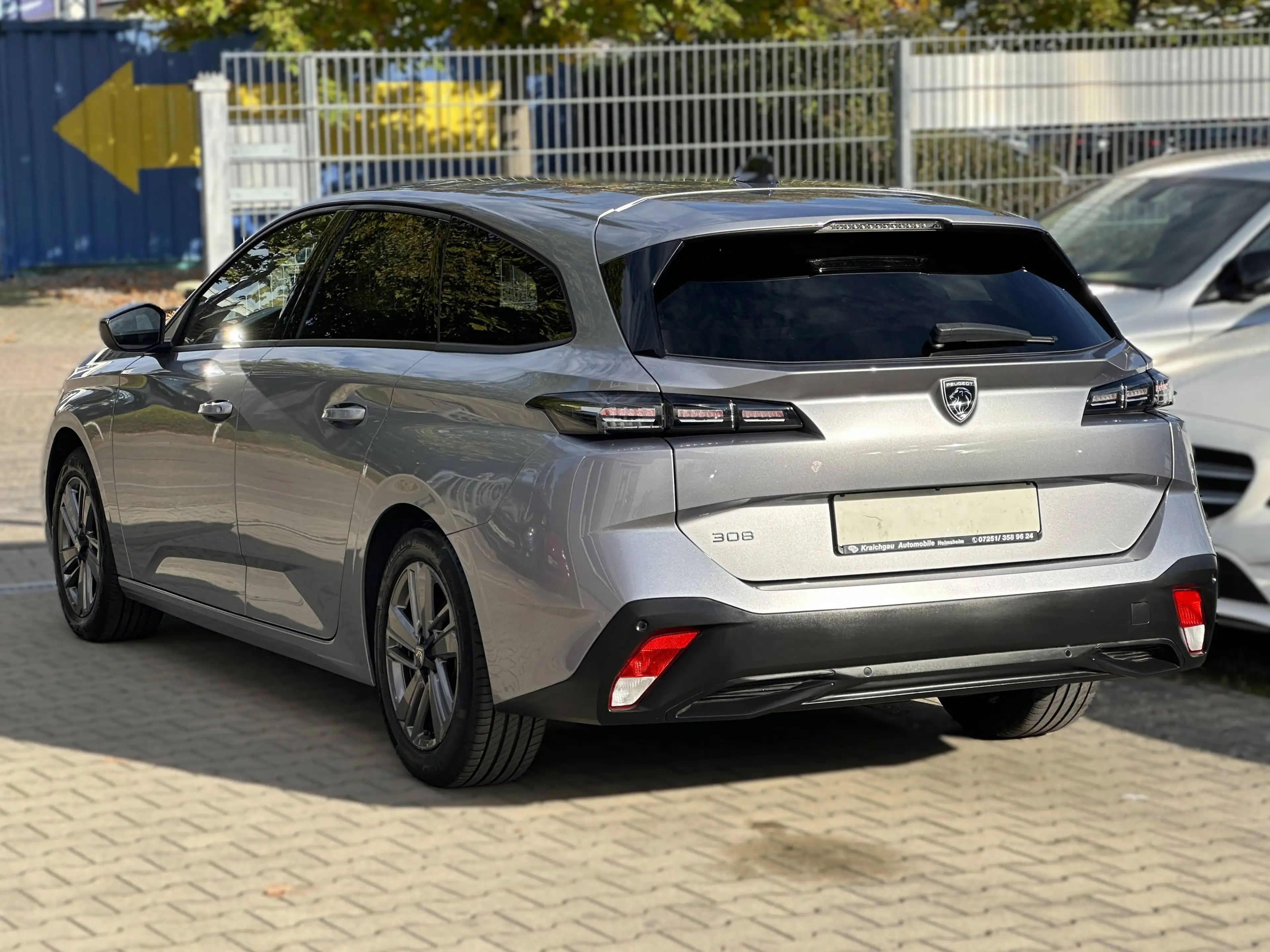 Peugeot 308 SW*AUTOMATIK*Navi*LED-Scheinw.*Parkpilot*Tempo*SR+WR — photo 3
