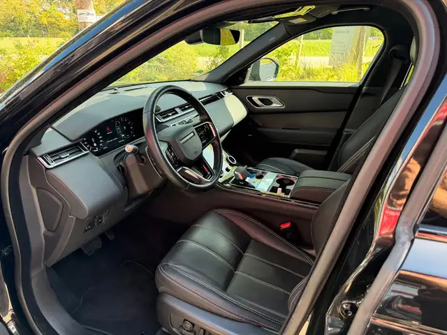 Land Rover Range Rover Velar view 12
