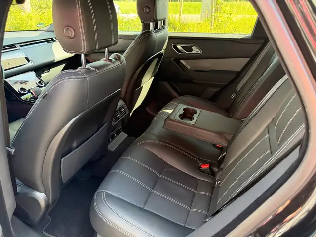 Land Rover Range Rover Velar view 18