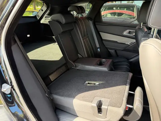 Land Rover Range Rover Velar view 21