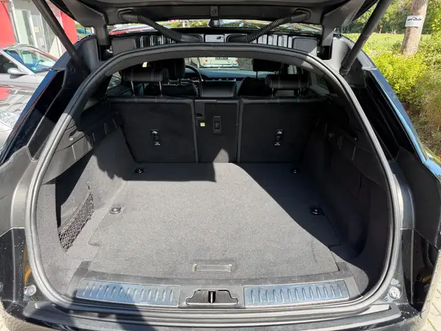 Land Rover Range Rover Velar view 19