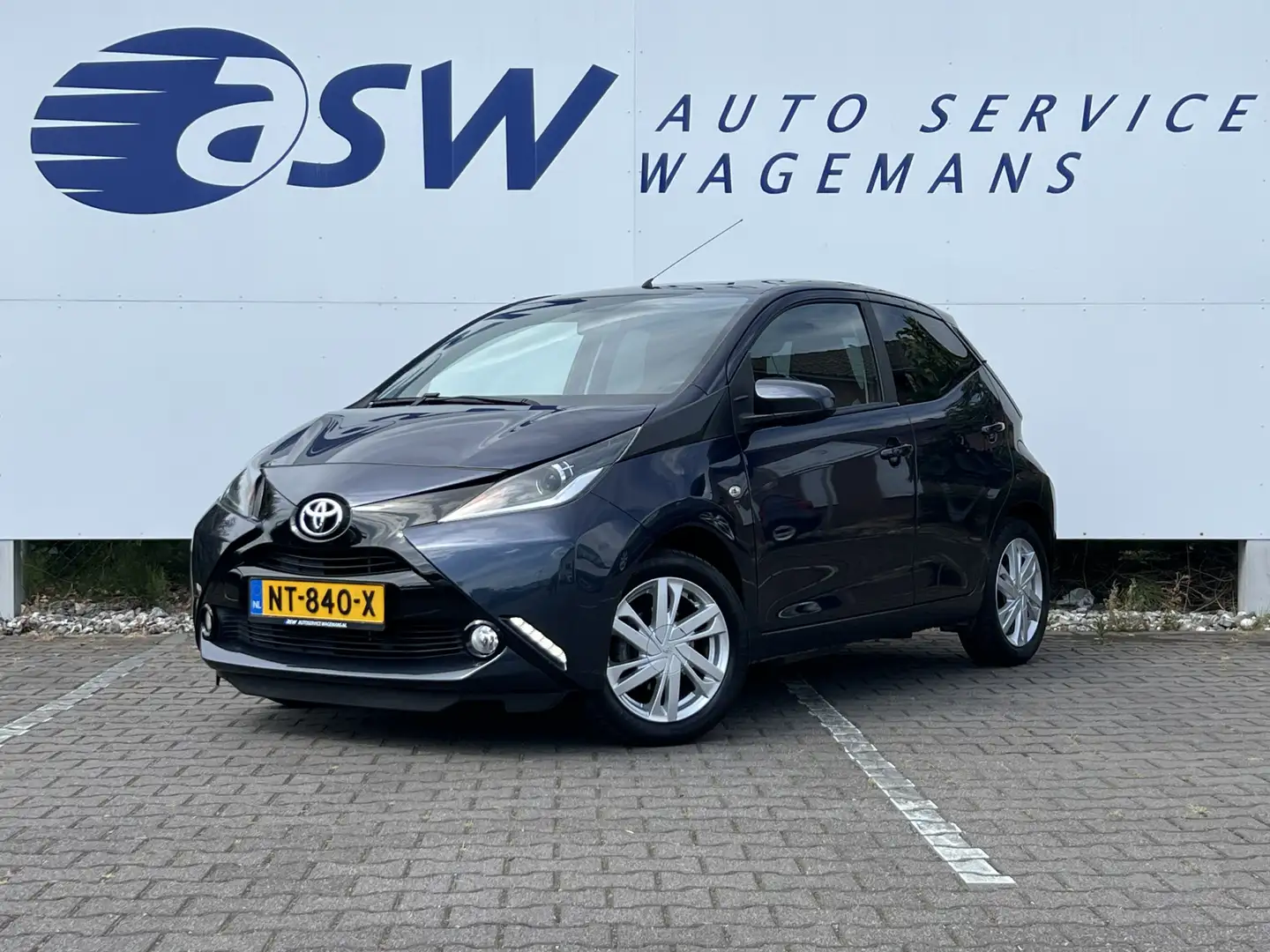 Toyota Aygo 1.0 VVT-i x-play | Carplay | Camera | Trekhaak | R Blauw - 1