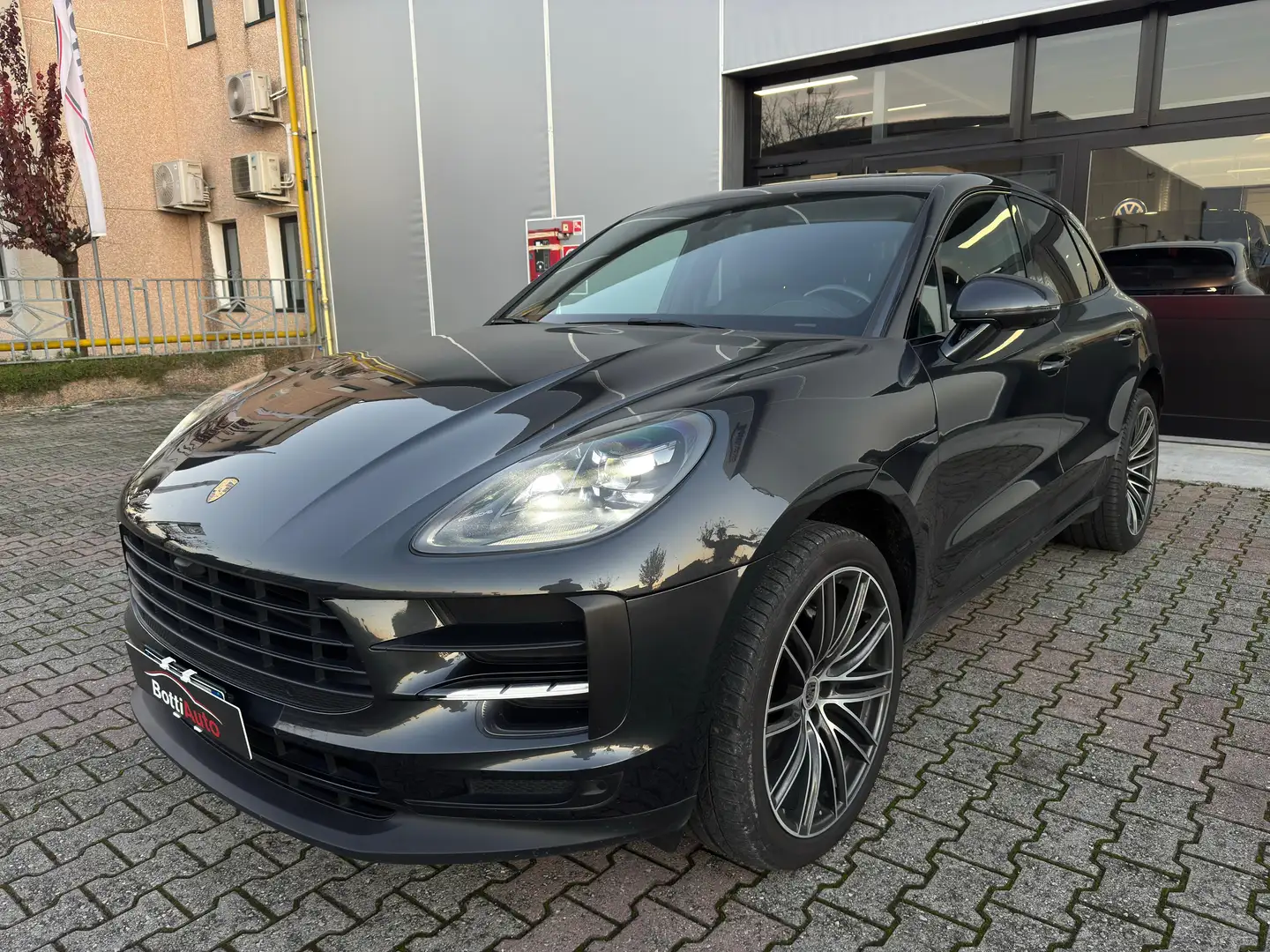 Porsche Macan (245 CV) PDK*TETTO*BOSE*SEDILI RISC-VENT*SCARICO* Gris - 1