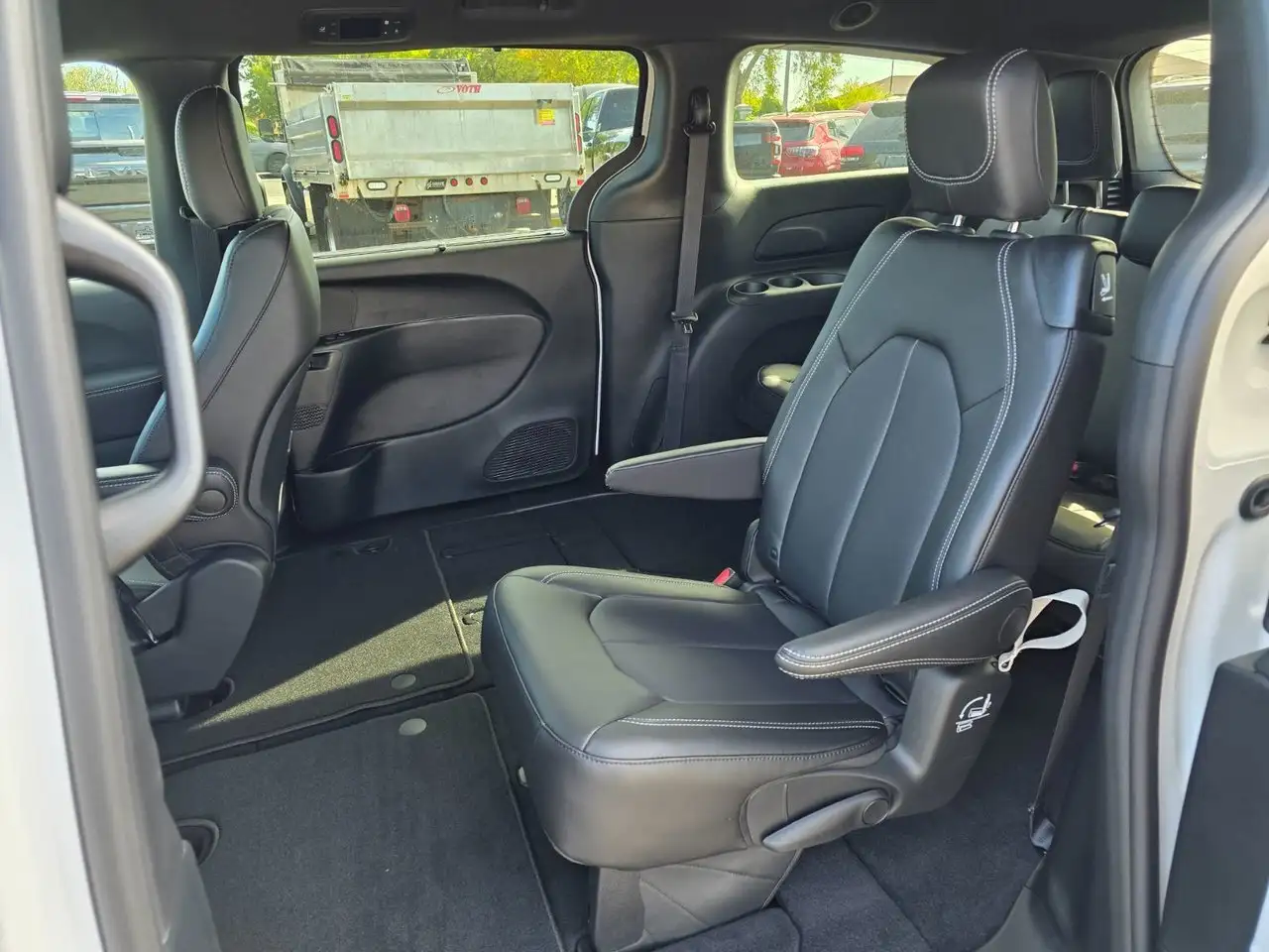 Chrysler Pacifica снимка Chrysler Pacifica