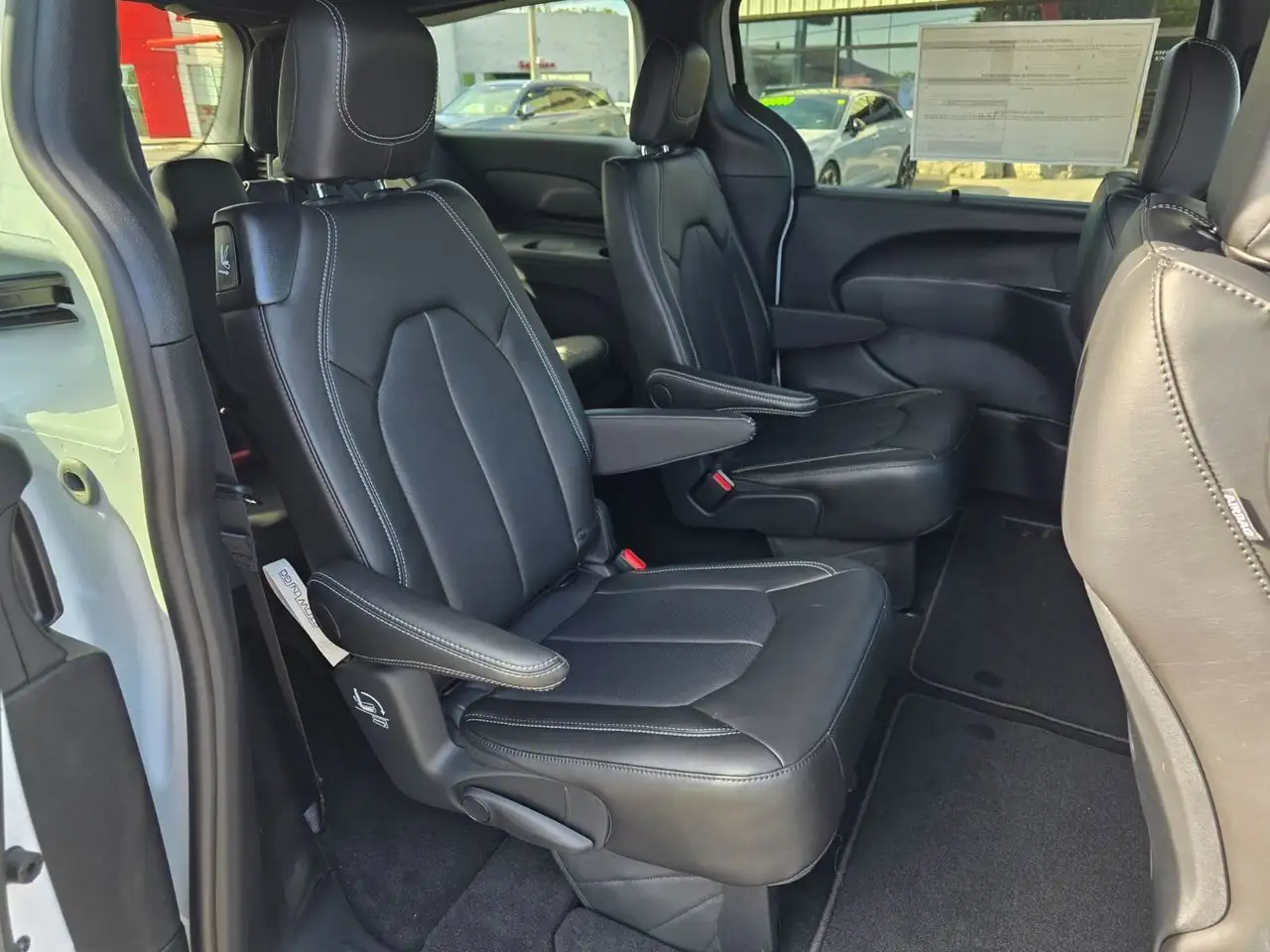 Chrysler Pacifica снимка Chrysler Pacifica
