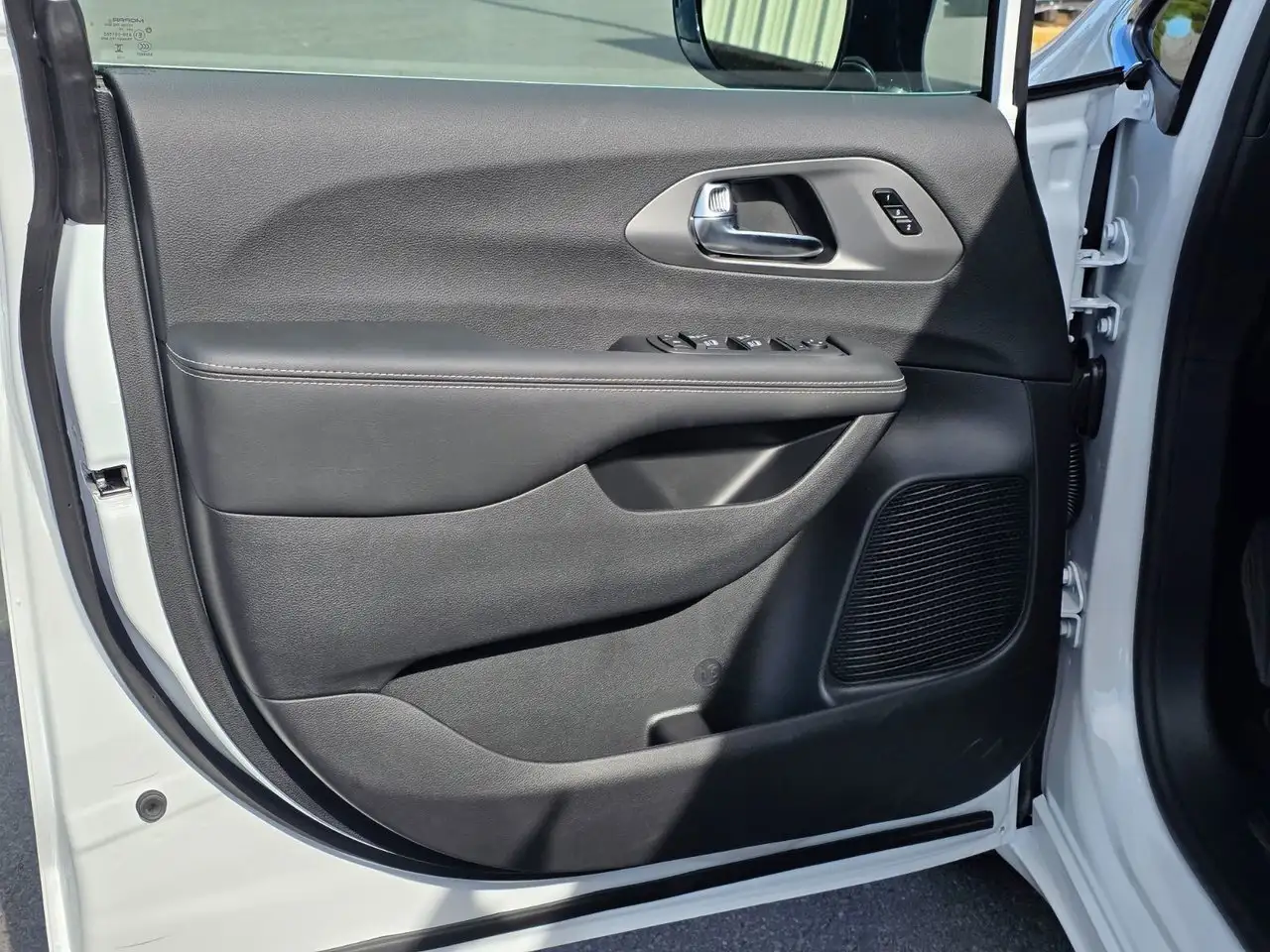 Chrysler Pacifica снимка Chrysler Pacifica