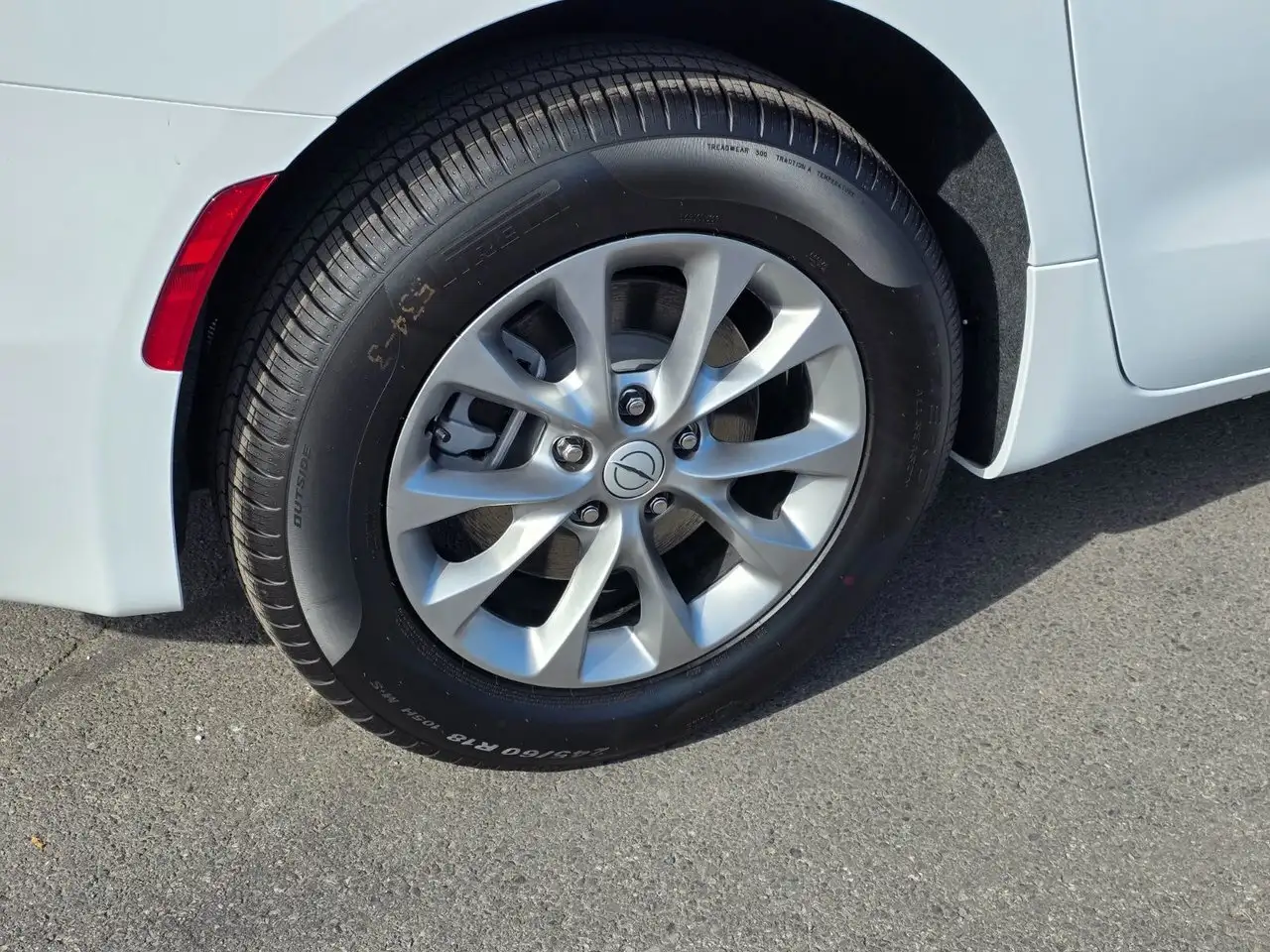 Chrysler Pacifica снимка Chrysler Pacifica