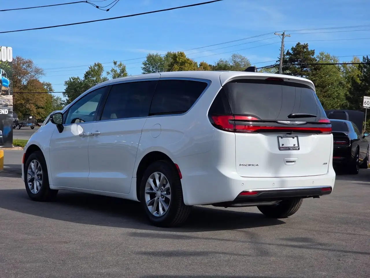 Chrysler Pacifica снимка Chrysler Pacifica