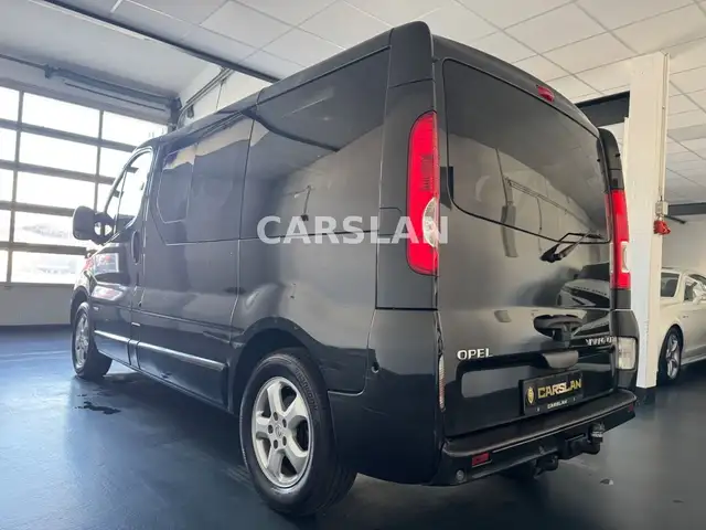Opel Vivaro view 13