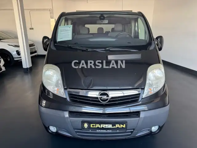 Opel Vivaro view 3