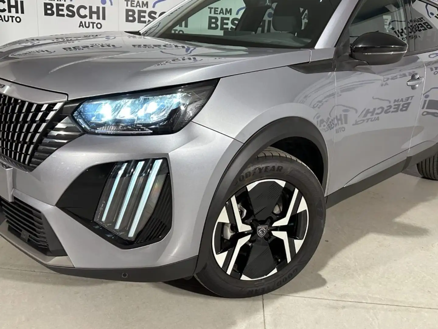 Peugeot 2008 PureTech 130 S&S EAT8 Allure Gris - 2