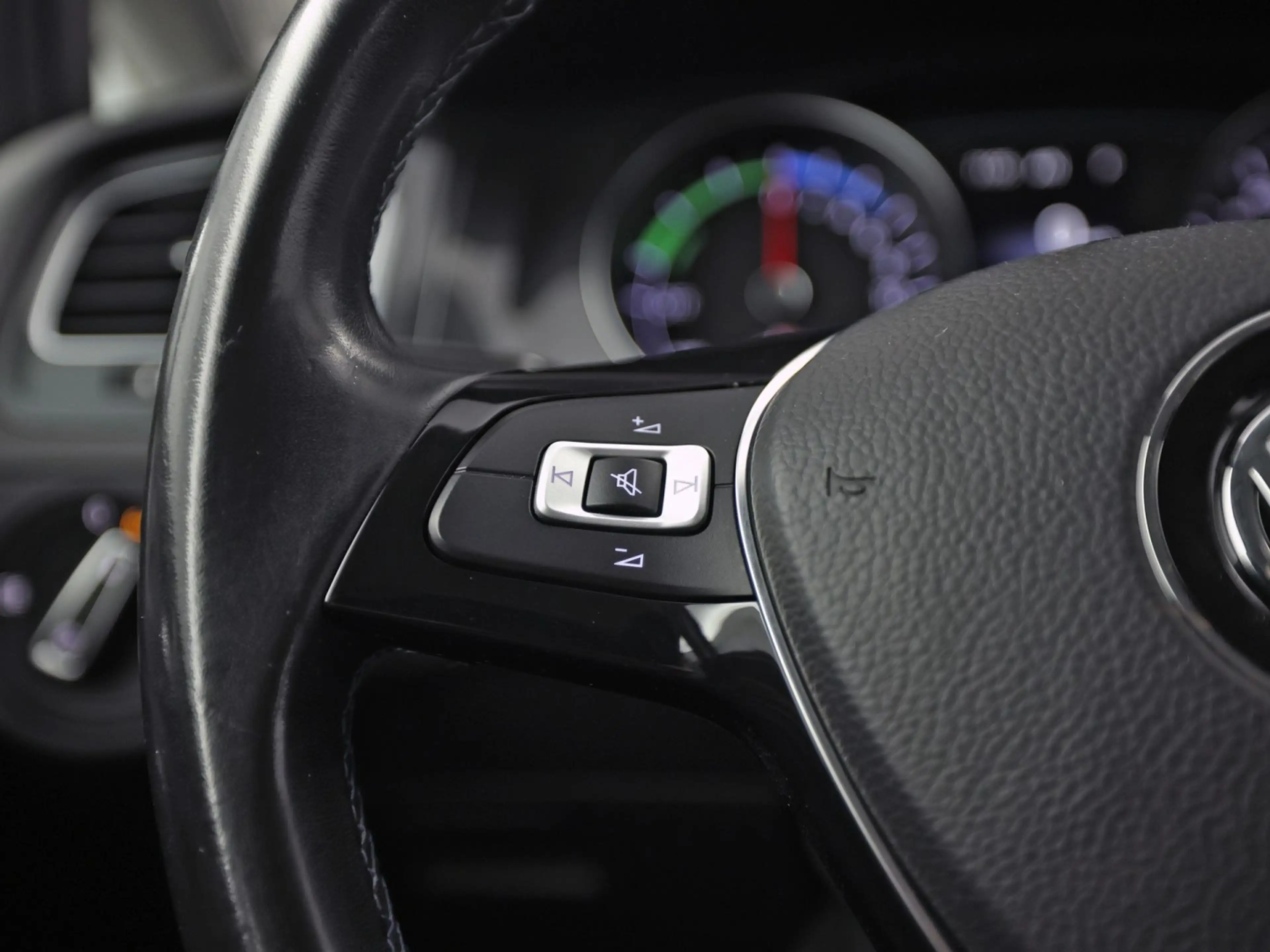 Volkswagen e-Golf E-DITION Automaat (SOH 91,3%, APPLE CARPLAY, GROOT — photo 20
