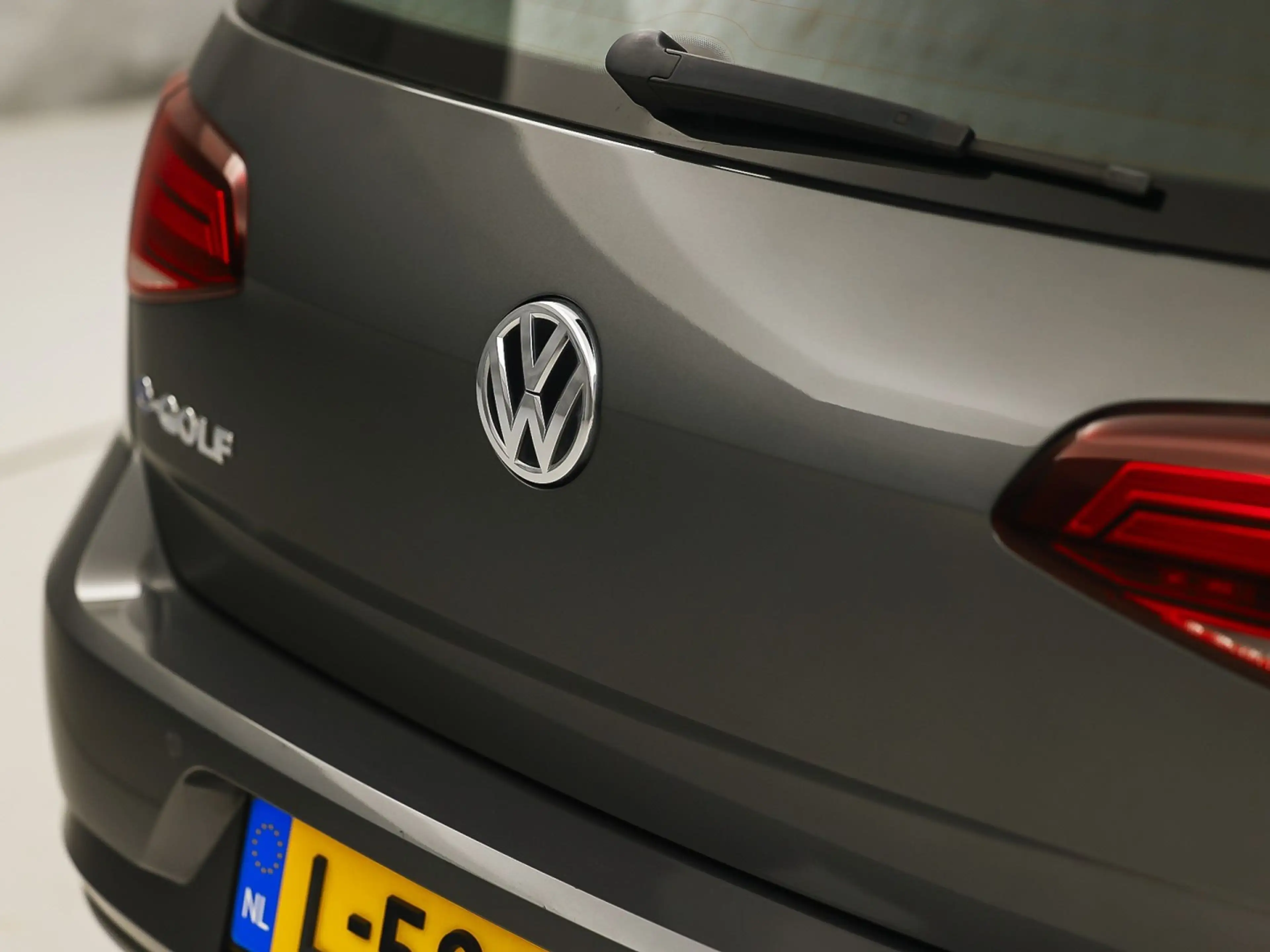 Volkswagen e-Golf E-DITION Automaat (SOH 91,3%, APPLE CARPLAY, GROOT — photo 31