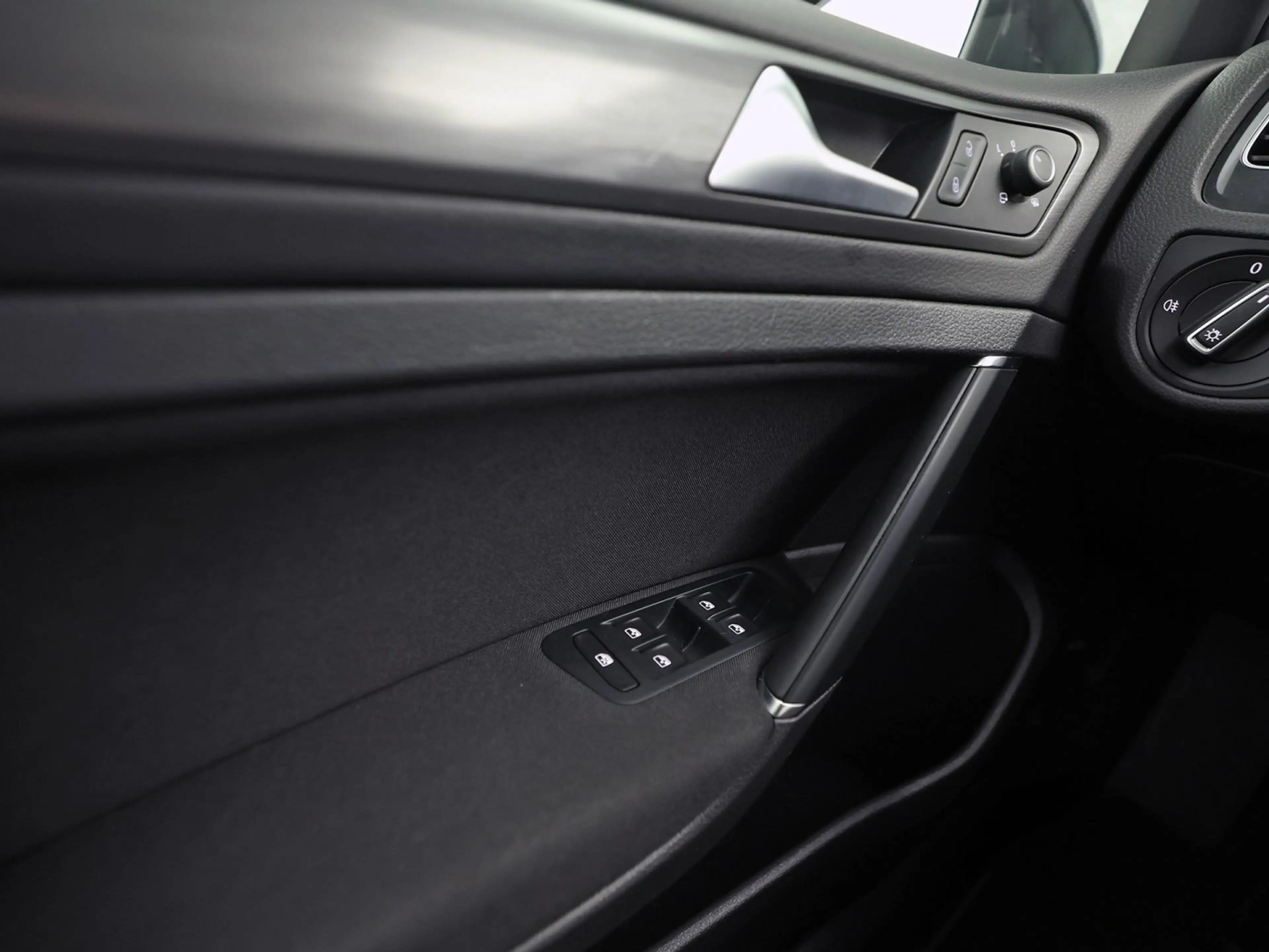 Volkswagen e-Golf E-DITION Automaat (SOH 91,3%, APPLE CARPLAY, GROOT — photo 27