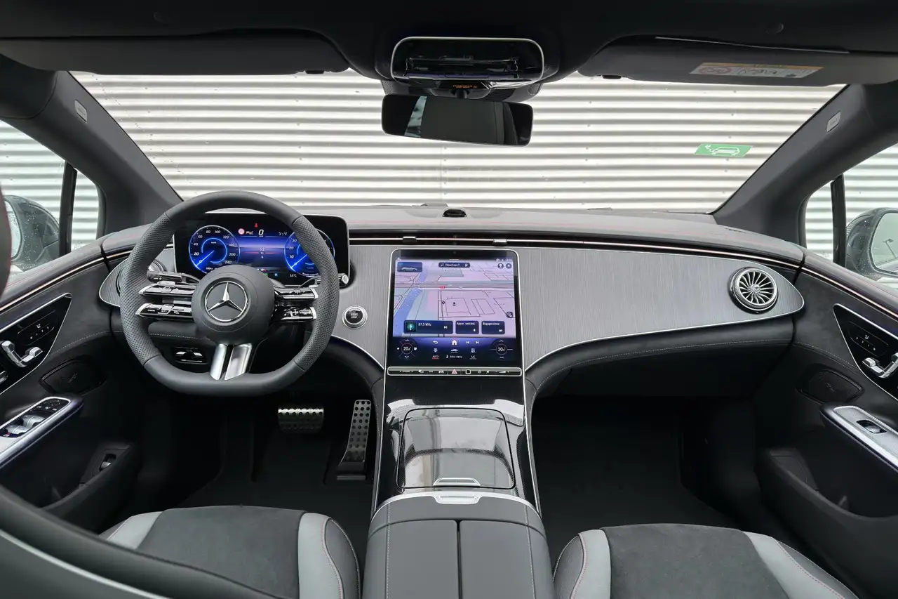 Mercedes-Benz EQE 300 2026