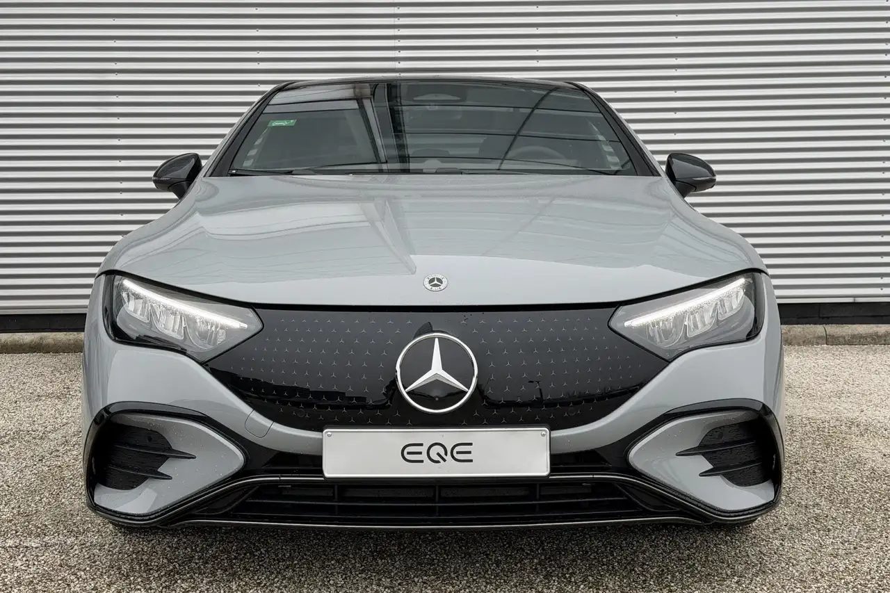 Mercedes-Benz EQE 300 2026