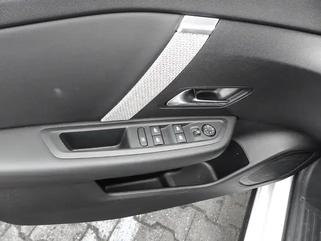 Citroen C4 view 14