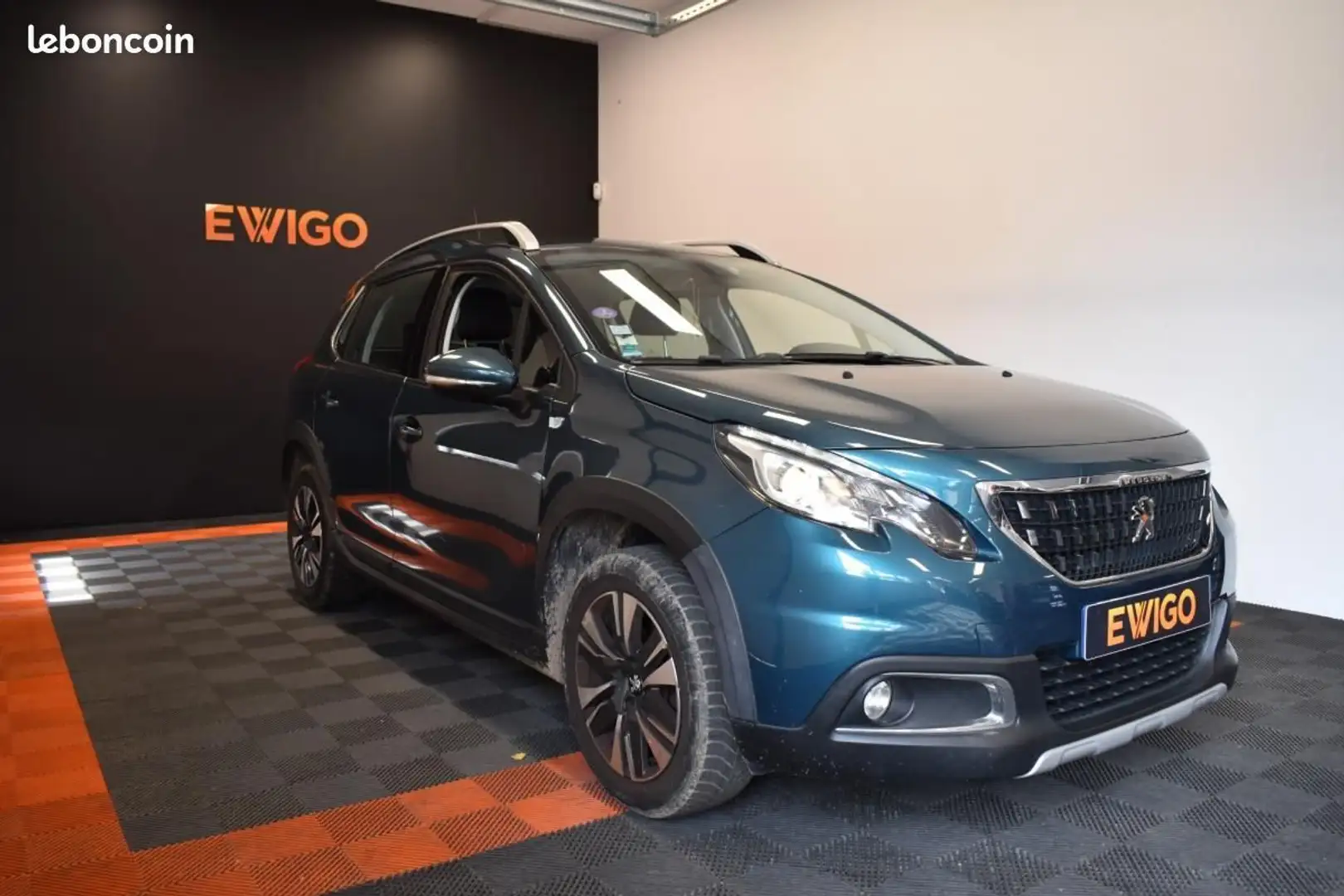 Peugeot 2008 GENERATION-I 1.2 PURETECH 110 ACTIVE START-STOP SU Modrá - 1