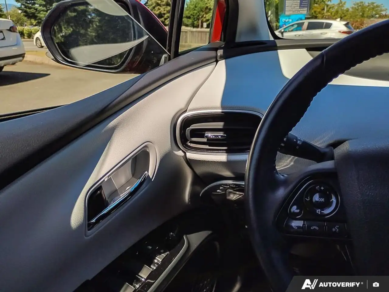 Toyota Prius Prime снимка Toyota Prius Prime