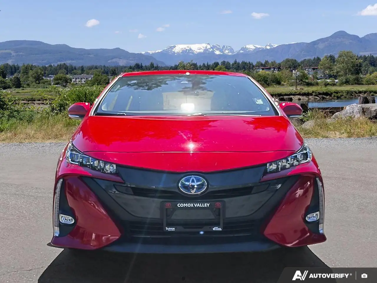 Toyota Prius Prime снимка Toyota Prius Prime