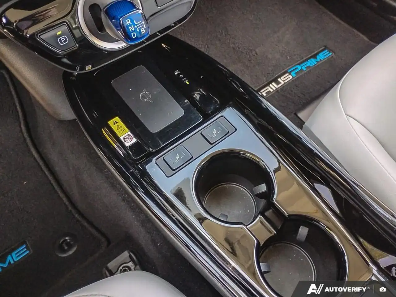 Toyota Prius Prime снимка Toyota Prius Prime
