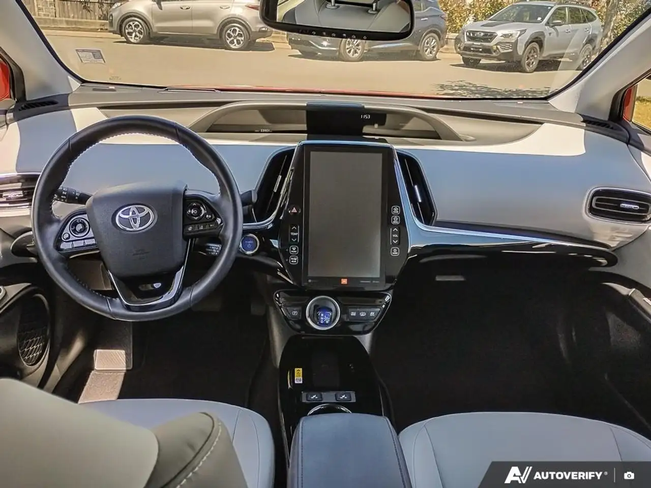 Toyota Prius Prime снимка Toyota Prius Prime
