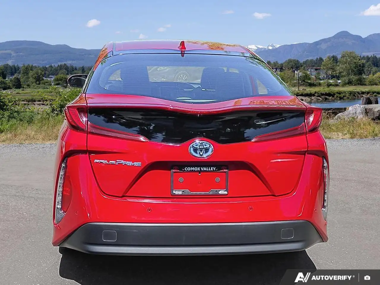 Toyota Prius Prime снимка Toyota Prius Prime