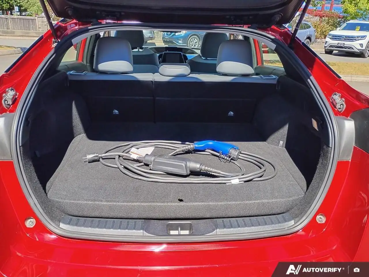 Toyota Prius Prime снимка Toyota Prius Prime