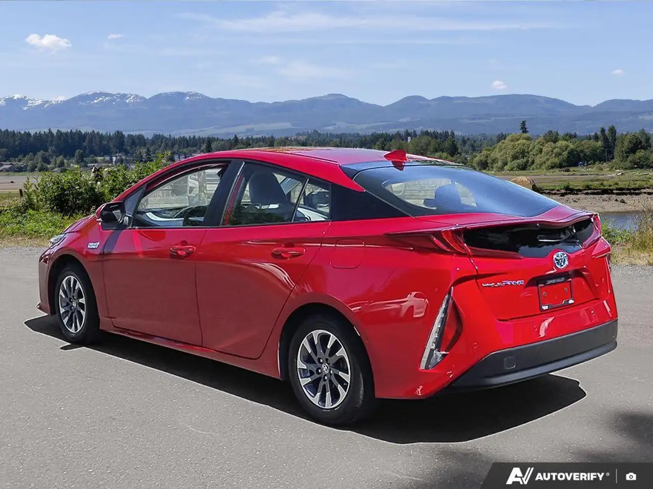 Toyota Prius Prime снимка Toyota Prius Prime