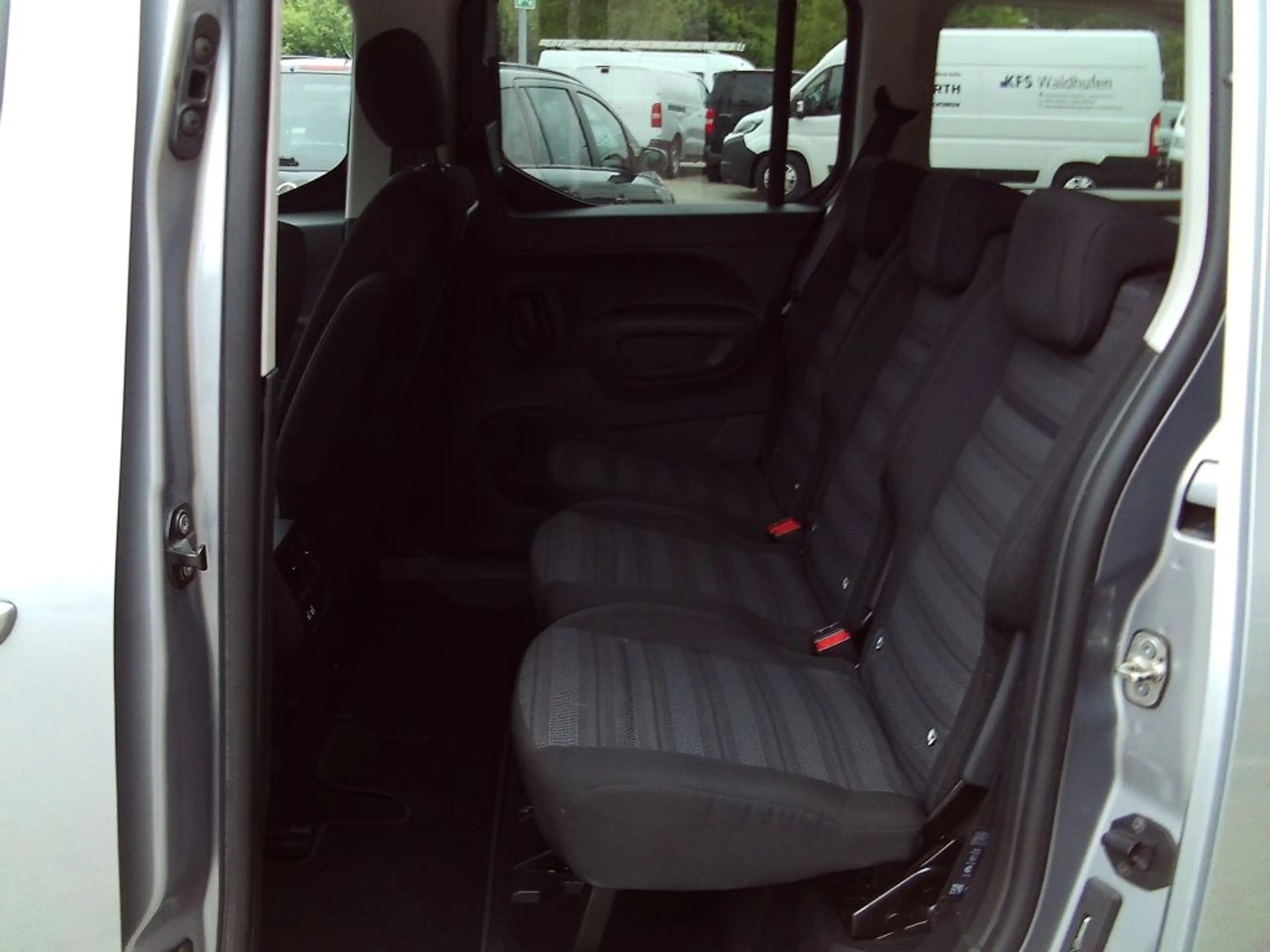 Opel Combo Life XL 1.5 D Start/Stop Innovation — photo 6