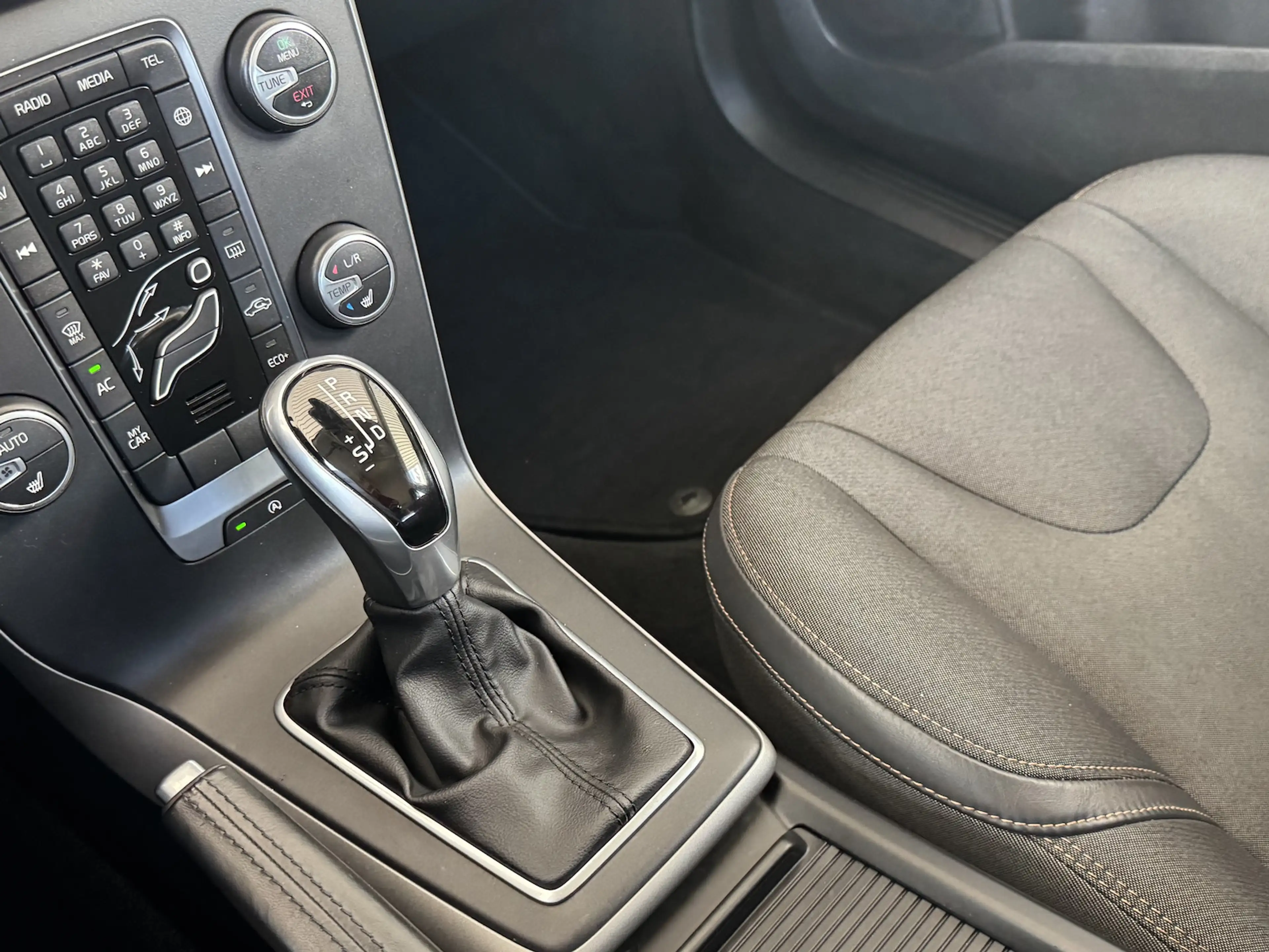 Volvo V40 Cross Country D3*CC*Navi*Klima*Sitzhzg*AHK — photo 9