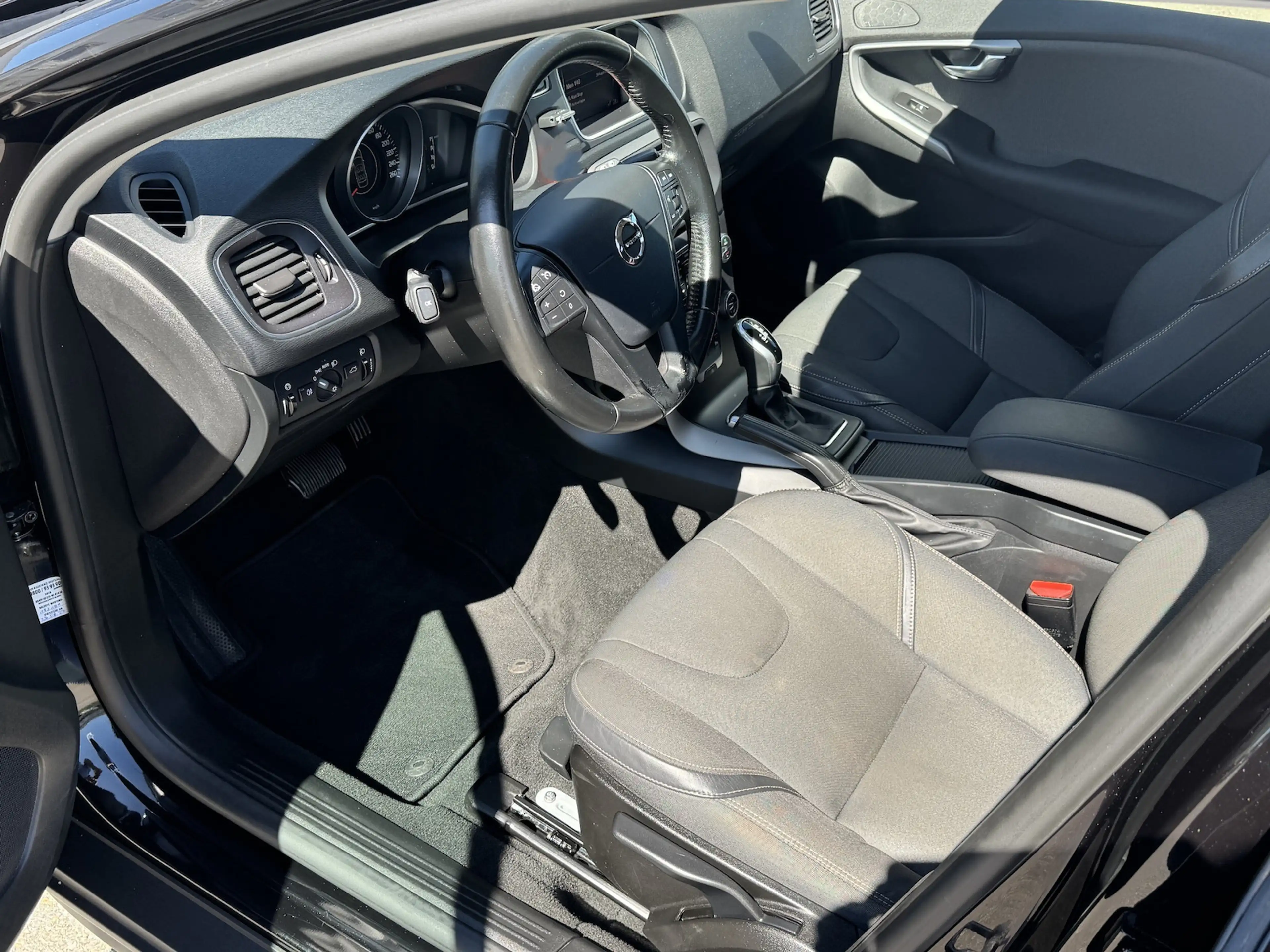 Volvo V40 Cross Country D3*CC*Navi*Klima*Sitzhzg*AHK — photo 6