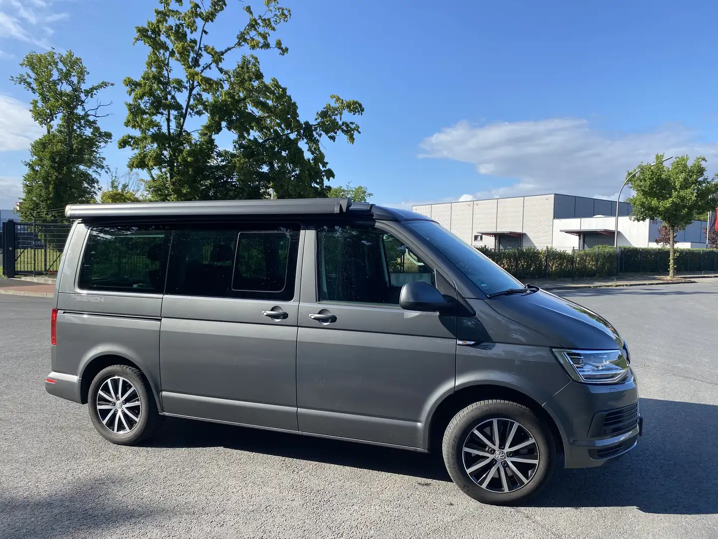 Volkswagen T6 California California Beach 4Motion Grijs - 2