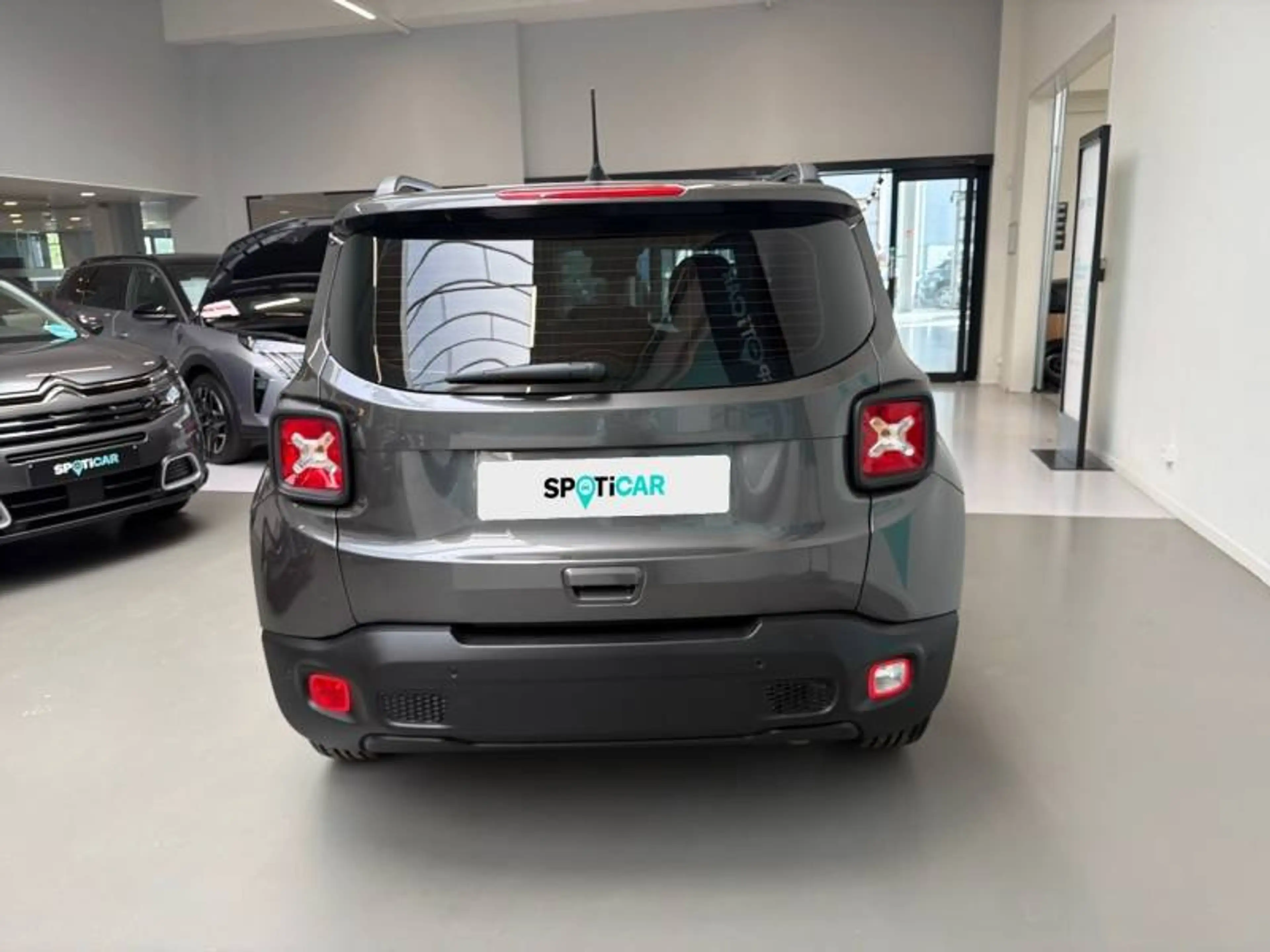 Jeep Renegade 1 1.3 T4 150 4x2 DDCT Downtown — photo 5